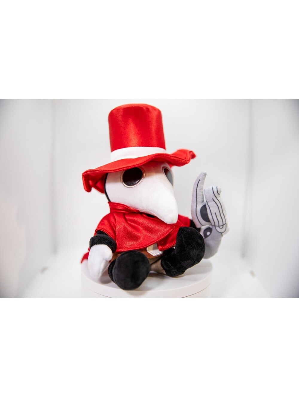 Kickstarter Exclusive Crowsworn Plush w/gun Mongoose Rodeo RARE 2022